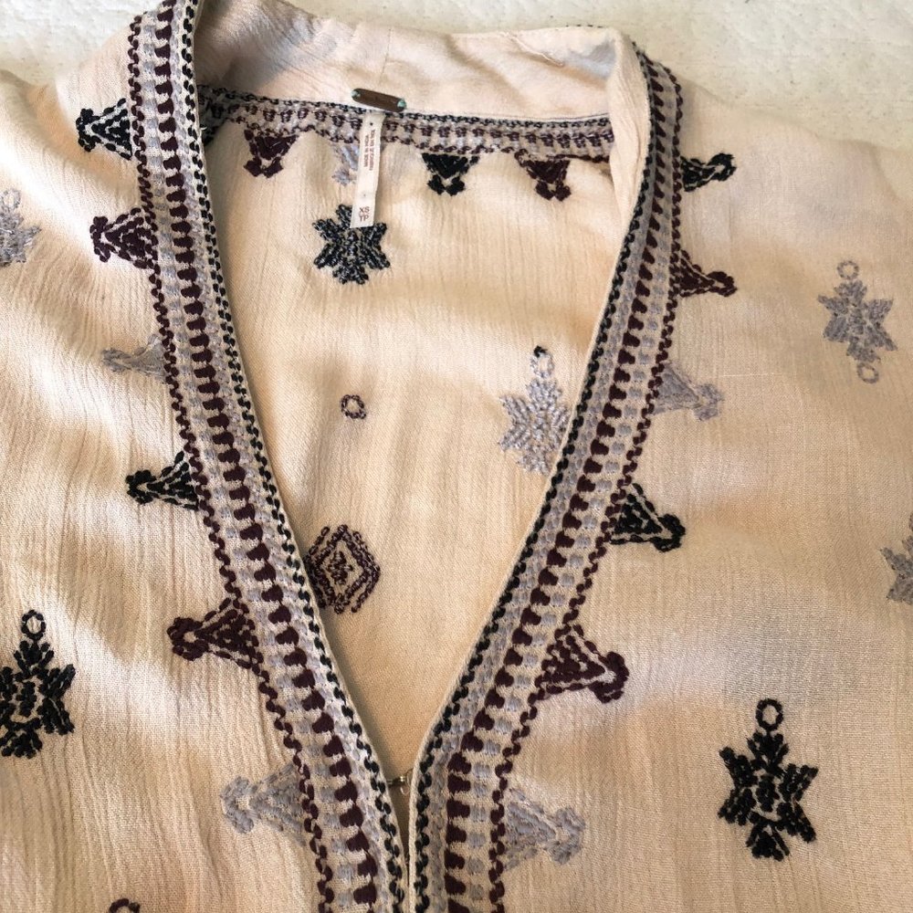 Free People Embroidered Baby Doll Long Sleeve Size Xtra Small Boho Women's Top - Picture 2 of 8